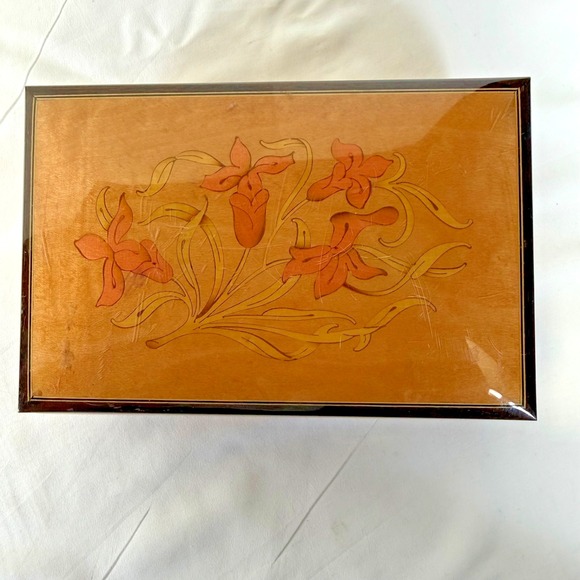 Vintage Reuge Swiss Music Box Floral Wood Plays "Amazing Grace" Works  8X5 - Picture 4 of 8